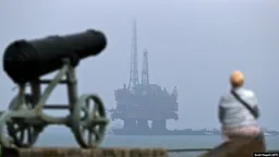 Впервые с конца мая цена на нефть Brent превысила $100 за баррель